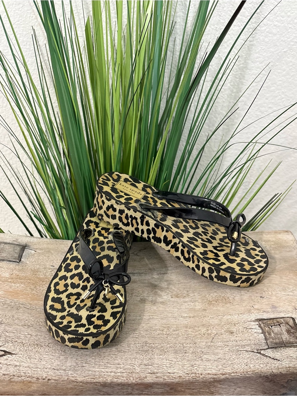 Kate Spade Rina Leopard Print Platform Flip Flops - Picture 2 of 11